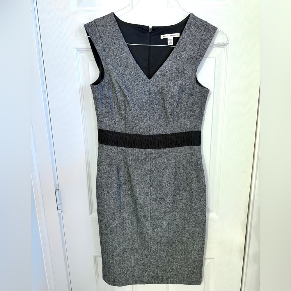 Never worn: Banana Republic Wool Blend Dress
